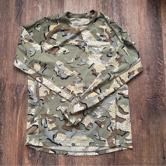 WOMENS KUIU HUNTING CAMO LONG SLEEVE ultra merino hunting - Picture 1 of 3